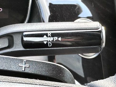 Used 2025 Mercedes-Benz GLC 300 4MATIC image 19