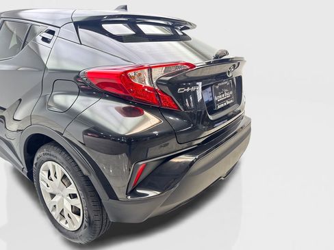 Used 2021 Toyota C-HR LE FWD image 19