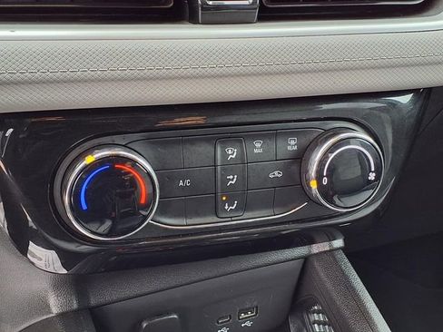 Used 2025 Chevrolet TrailBlazer LT FWD image 11