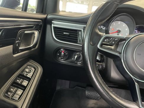 Used 2018 Porsche Macan S image 15
