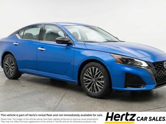 Used 2025 Nissan Altima 2.5 SV video 1