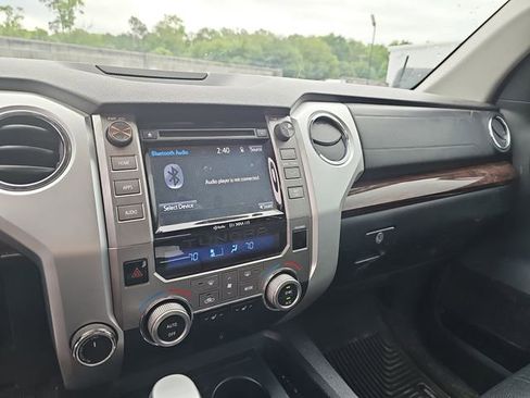 Used 2017 Toyota Tundra Limited AWD/4WD image 17