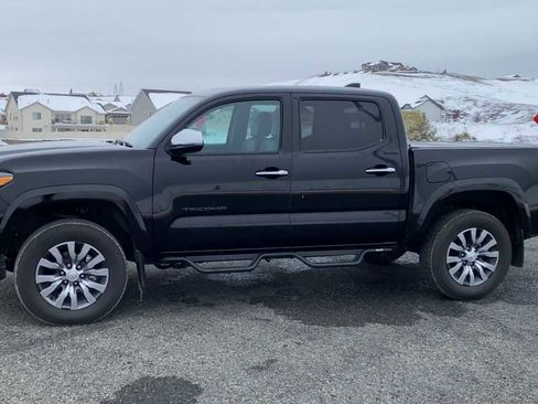 Used 2023 Toyota Tacoma Limited w/ Black Out Package (TMS) image 5