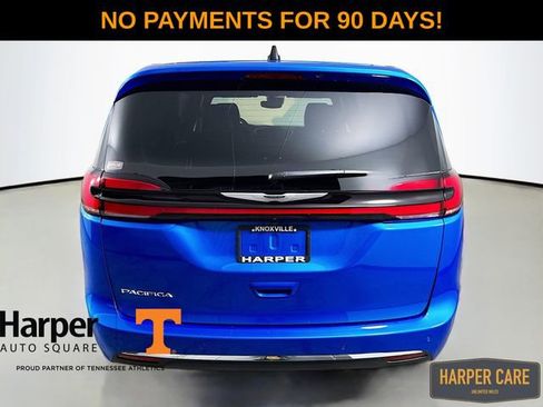 New 2026 Chrysler Pacifica Select image 7