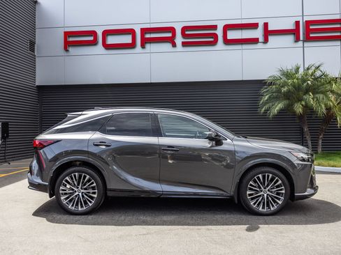 Used 2025 Lexus RX 350 w/ Convenience Package AWD/4WD image 10
