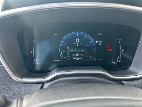 Used 2025 Toyota Corolla Cross XLE image 26