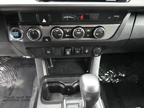 Used 2023 Toyota Tacoma TRD Off-Road image 10