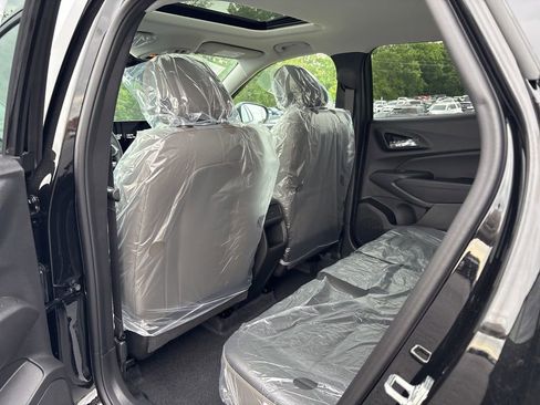 New 2026 Chevrolet Trax ACTIV w/ Sunroof Package FWD image 8