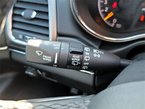 Used 2021 Jeep Grand Cherokee Limited image 18