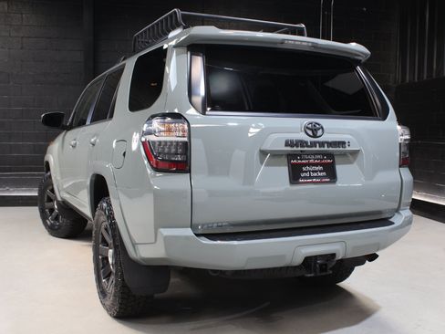 Used 2022 Toyota 4Runner Trail Special Edition AWD/4WD image 12