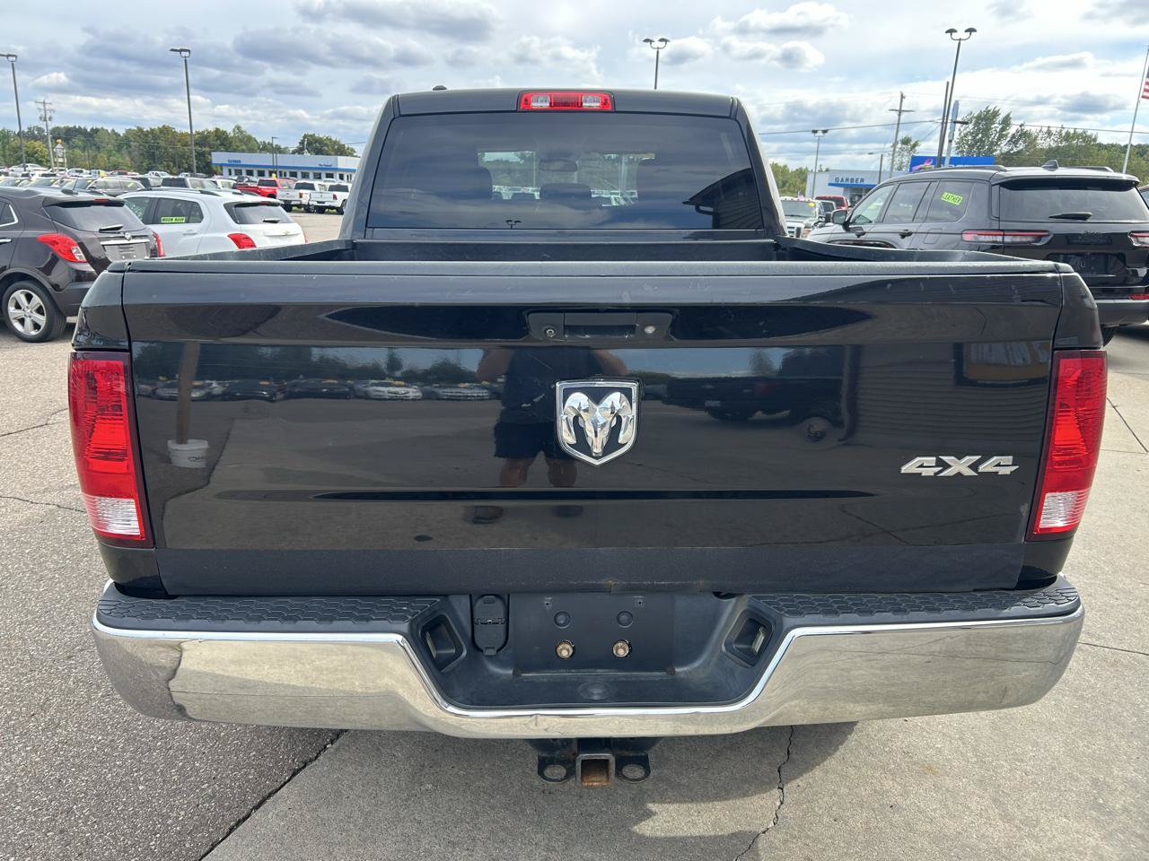 Used 2017 RAM 1500 ST w/ SXT Appearance Group AWD/4WD image 6