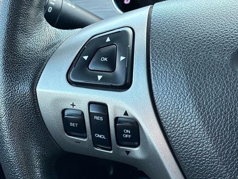 Used 2018 Ford Taurus SEL image 24