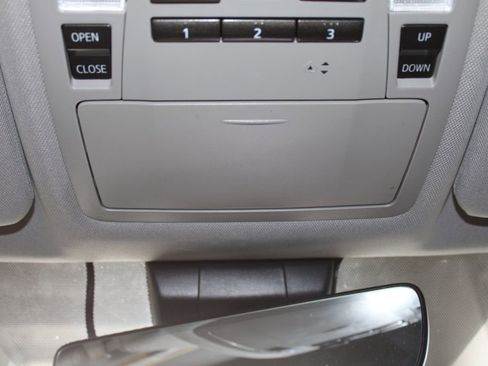 Used 2019 Toyota Highlander XLE image 36