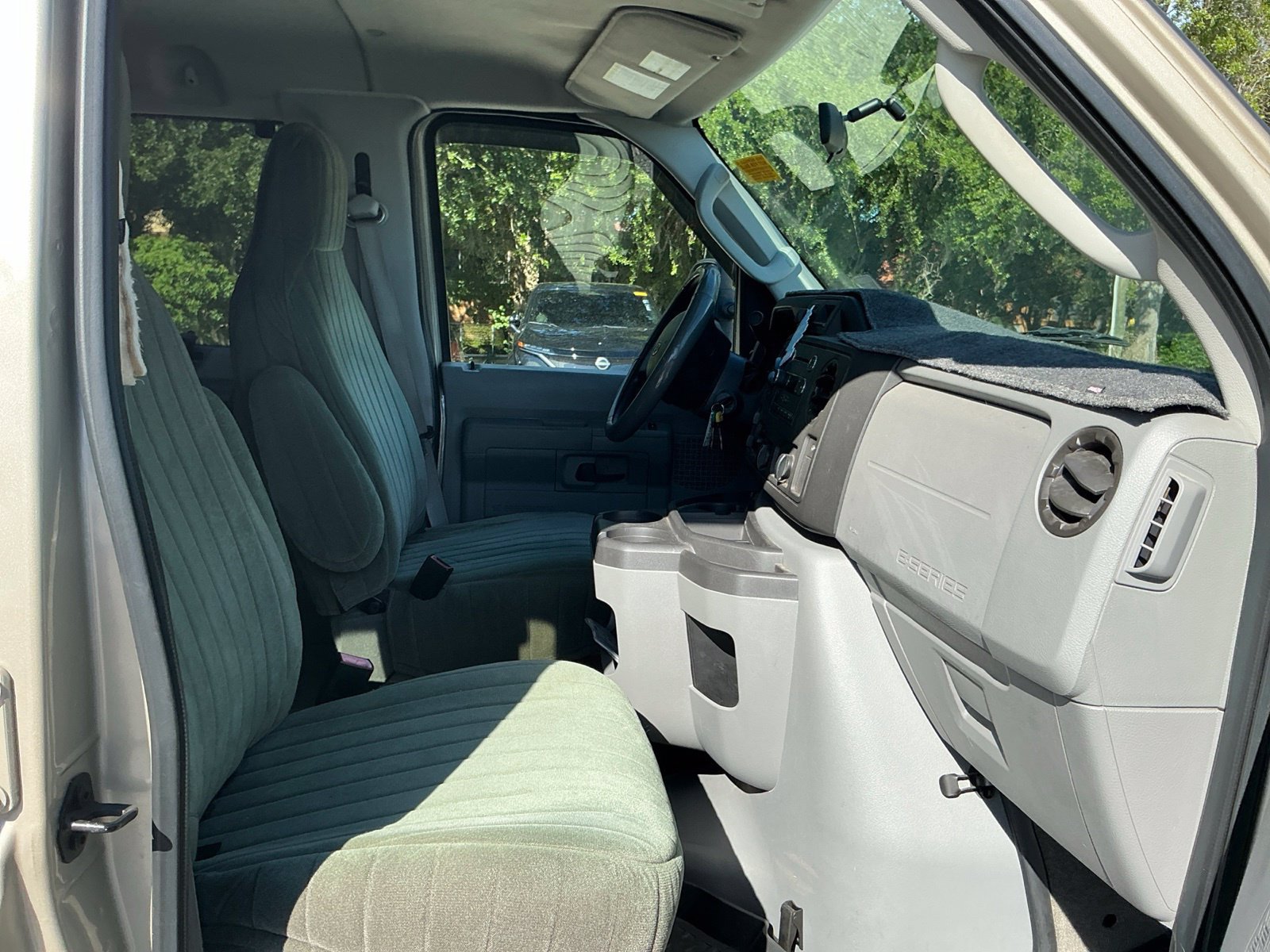 Used 2014 Ford E-350 and Econoline 350 XLT RWD image 15