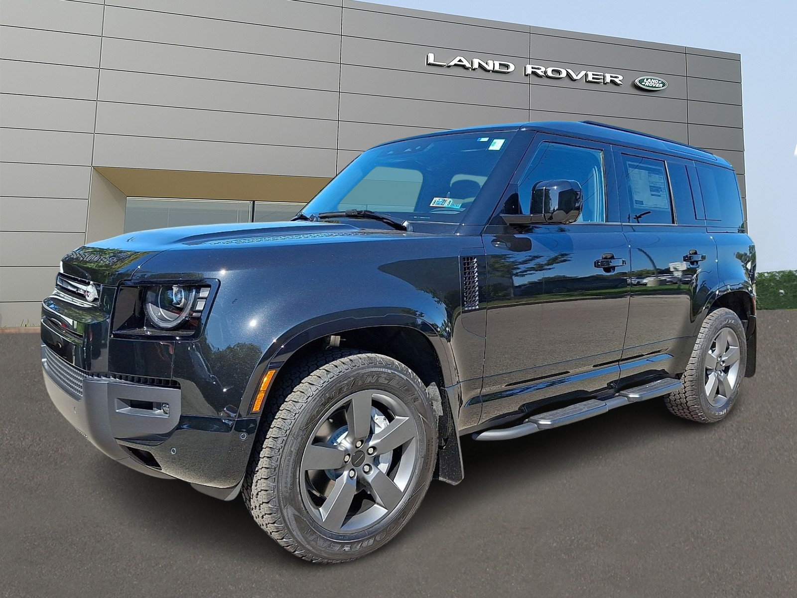 New 2026 Land Rover Defender 110 X-Dynamic SE AWD/4WD image 1