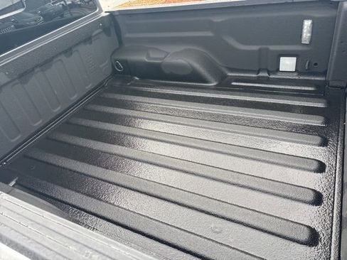 Used 2022 Jeep Gladiator Sport image 12