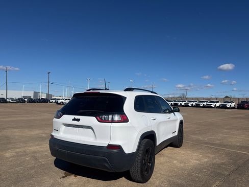 Used 2020 Jeep Cherokee Latitude Plus image 8