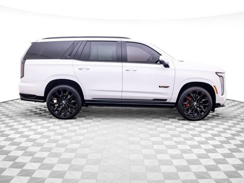 Certified 2025 Cadillac Escalade V w/ LPO, ONYX Package AWD/4WD image 8