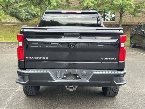 Used 2019 Chevrolet Silverado 1500 Custom Trail Boss w/ Custom Convenience Package AWD/4WD image 4