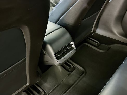 Used 2018 Tesla Model 3 Long Range image 27