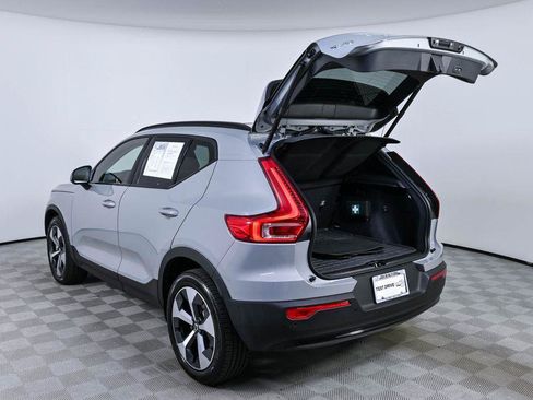 Certified 2026 Volvo XC40 B5 Plus AWD/4WD image 33