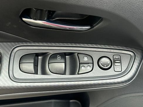 New 2025 Nissan Versa SV image 17