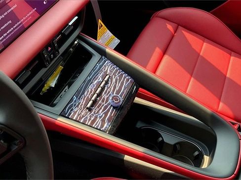 New 2025 Porsche Macan 4S Electric image 36