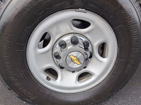 Used 2025 Chevrolet Express 3500 LT w/ LT Preferred Equipment Group RWD image 22