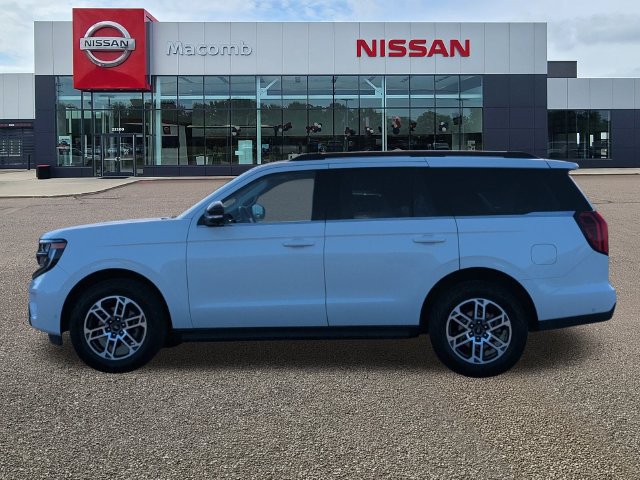 Used 2025 Ford Expedition Active AWD/4WD image 4