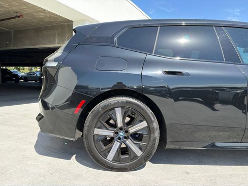 Used 2024 BMW iX xDrive50 w/ Premium Package AWD/4WD image 5