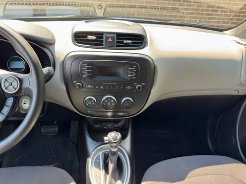 Used 2016 Kia Soul FWD image 14