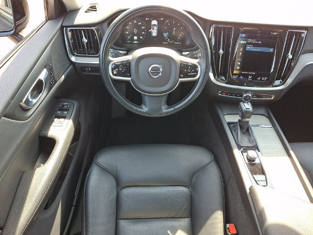 Used 2022 Volvo V60 T5 Cross Country AWD/4WD image 3
