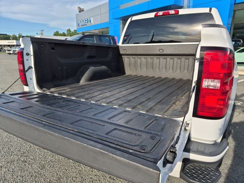 Used 2018 Chevrolet Silverado 1500 LT w/ All Star Edition AWD/4WD image 30
