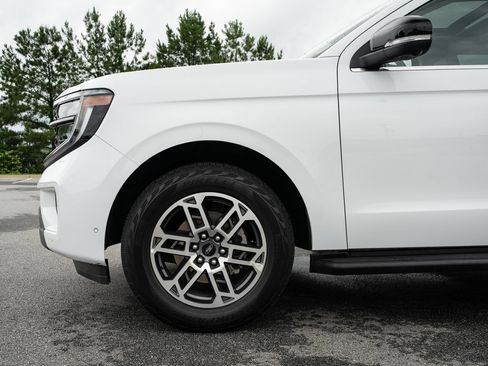 Used 2025 Ford Expedition Active AWD/4WD image 4
