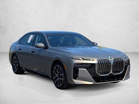 Certified 2023 BMW 740i RWD image 3