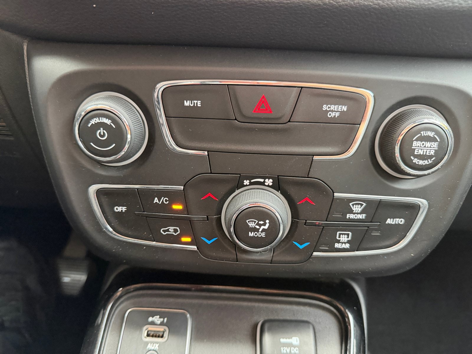 Used 2020 Jeep Compass Limited FWD image 25