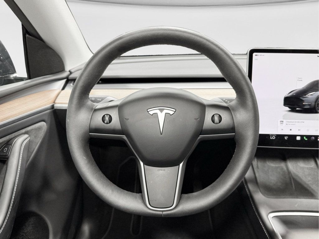 Used 2024 Tesla Model Y Long Range AWD/4WD image 9