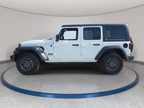 Used 2026 Jeep Wrangler Unlimited Sport AWD/4WD image 9