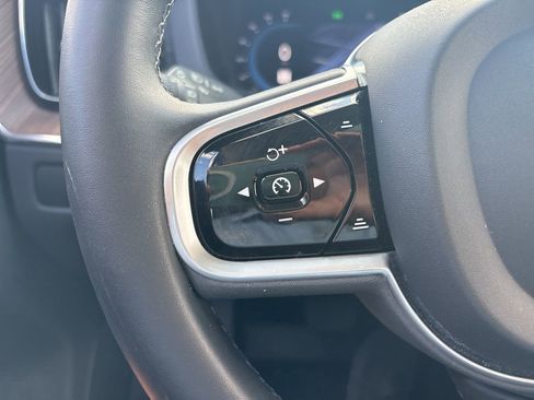 Used 2023 Volvo XC60 B5 Ultimate w/ Protection Package Premier image 24