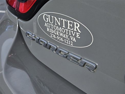 Used 2019 Dodge Charger SXT image 13