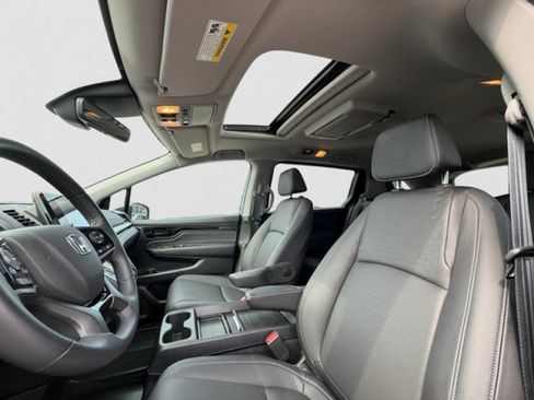 Used 2023 Honda Odyssey Touring image 12
