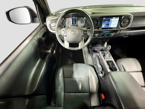 Used 2022 Toyota Tacoma Limited AWD/4WD image 15