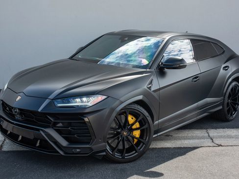 Used 2020 Lamborghini Urus image 2