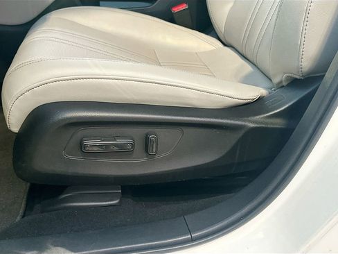 Used 2024 Honda HR-V EX-L image 24