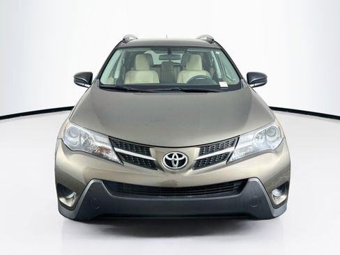 Used 2013 Toyota RAV4 LE FWD image 2