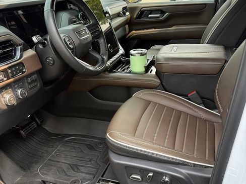 Used 2026 GMC Yukon XL Denali Ultimate w/ LPO, Floor Liner Package AWD/4WD image 3