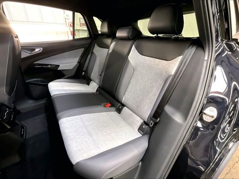 New 2026 Volkswagen ID.4 Pro image 12