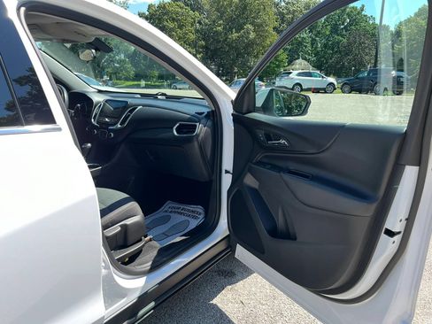 Used 2018 Chevrolet Equinox LT w/ Sun & Infotainment Package AWD/4WD image 18