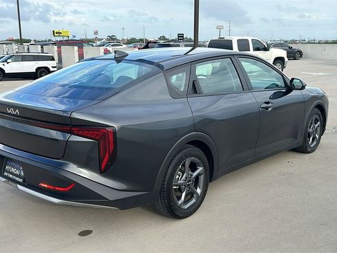 Used 2025 Kia K4 LXS FWD image 12