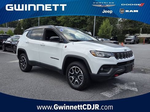 Used 2024 Jeep Compass Trailhawk AWD/4WD image 1